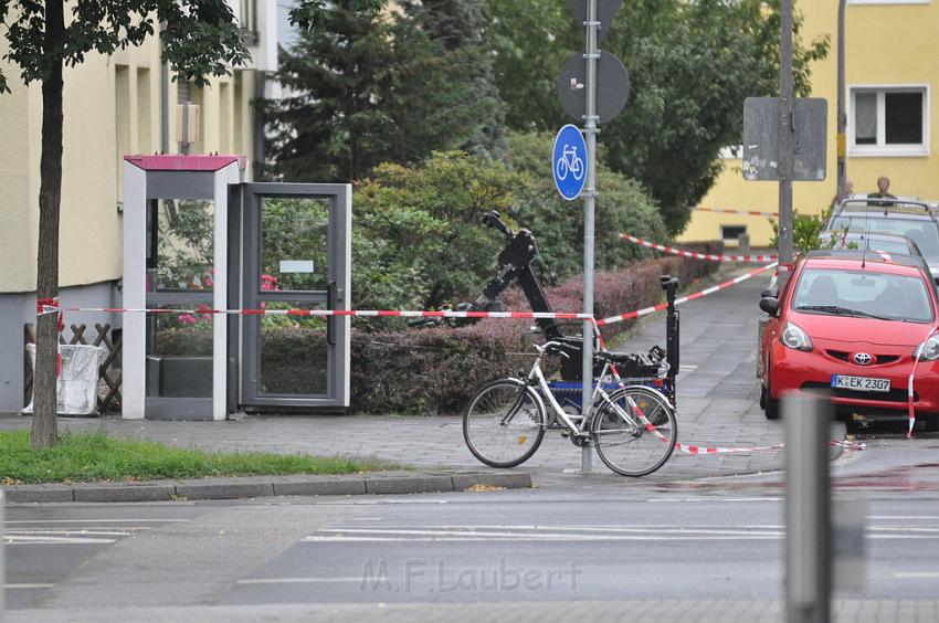 Kofferbombe entschaerft Koeln Graeffstr Subbelratherstr P056.JPG